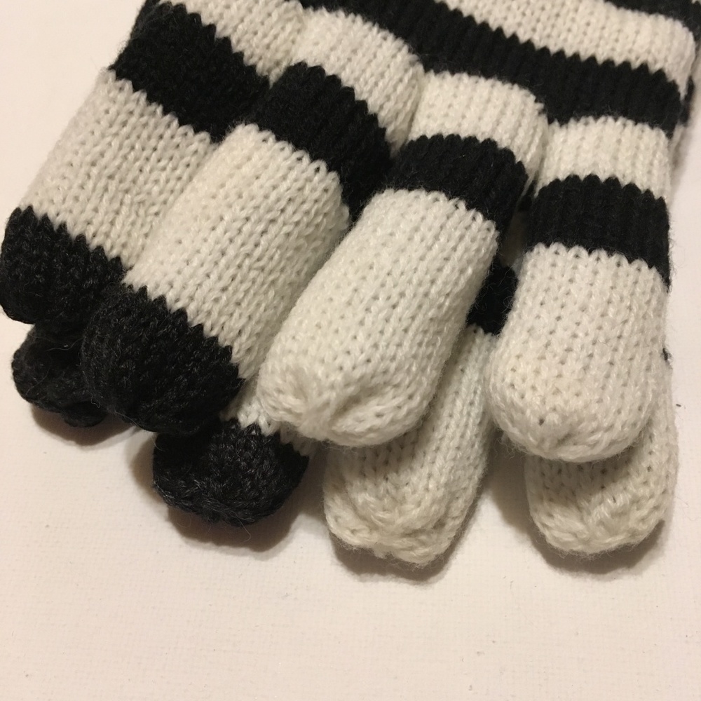 American Rag Knit Gloves BlackWhite Stripe - Picture 6 of 6
